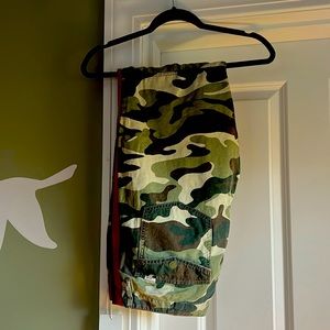 MOTHER Denim MISFIT, camo pants 32 size